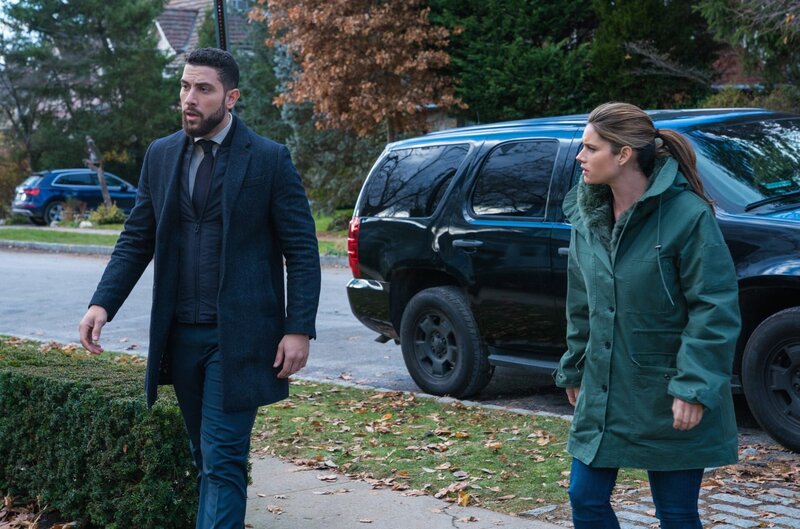 Special Agent Omar Adom ‚OA‘ Zidan (Zeeko Zaki, l.); Special Agent Maggie Bell (Missy Peregrym, r.) – Bild: 2019 CBS Broadcasting, Inc. All Rights Reserved. /​ Mark Schafer Lizenzbild frei