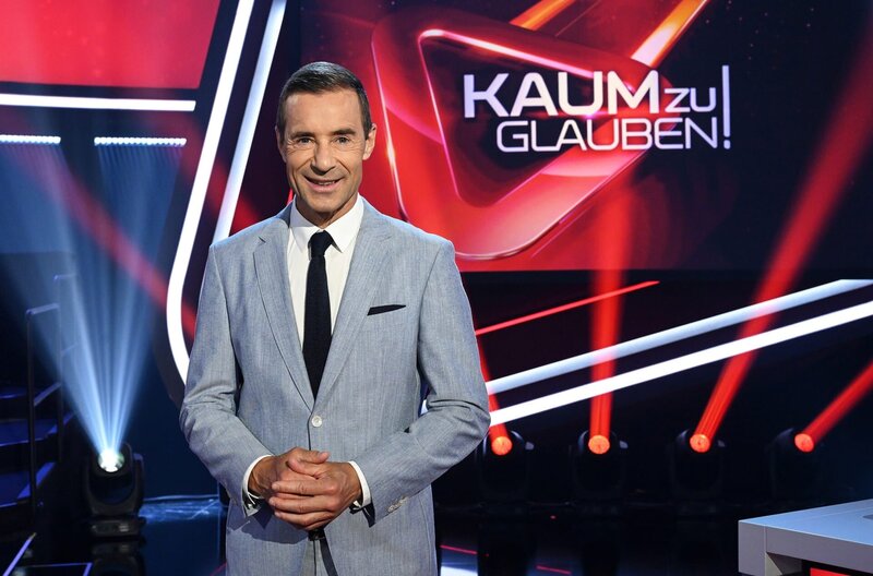 Moderator Kai Pflaume. – Bild: NDR/​Uwe Ernst