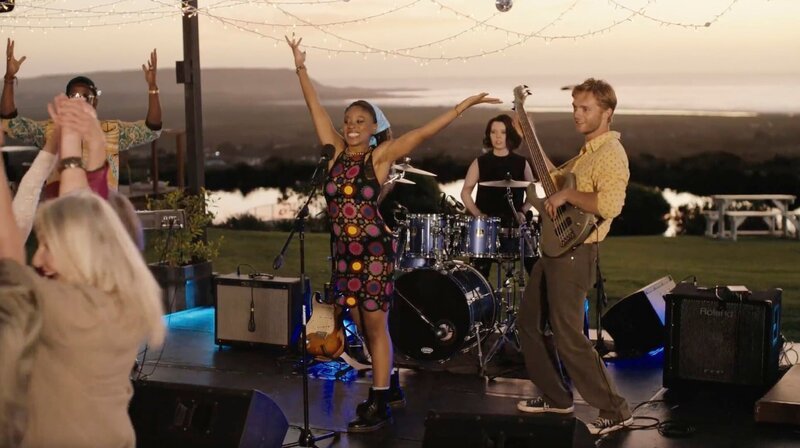Glücklicherweise ist TJs (Martial Batchman) Band Ninas (Amara Okereke) Improvisationen gewachsen. – Bild: SWR/​Both Worlds Produktion /​ SWR Presse/​Bildkommunikation