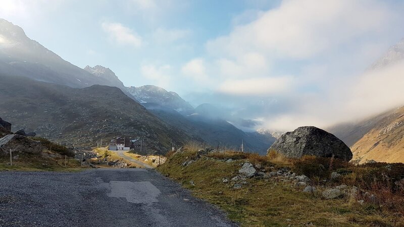 Jamtal mit Blick Richtung Gletscher im Nebel. – Bild: ORF/ORF III/Toni Silberberger Jamtal mit Blick Richtung Gletscher im Nebel. – Bild: ORF/ORF III/Toni Silberberger