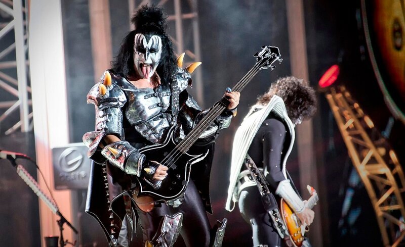 Als Einwandererkind lernte Gene Simmons die englische Sprache im New York auch durch schwarz-weiße Horrorfilme. – Inspiration für seine Bühnenpersona der theatralischen Hard Rock-Helden KISS. – Bild: HR/​SWR/​Vibrophil Media