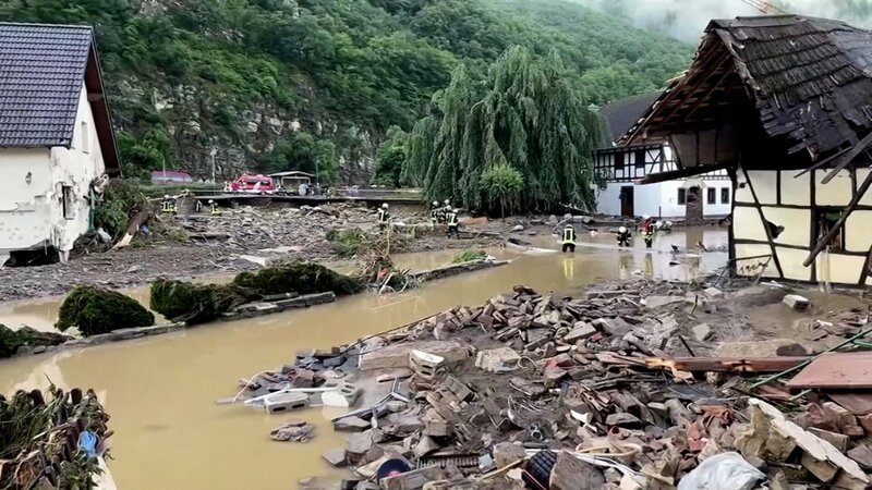 Die verheerenden Überschwemmungen im Juli 2021 im Westen von Deutschland werden teilweise auf die Anomalien im Jet-Stream zurückgeführt. 133 Menschen kamen bei der Katastrophe ums Leben. – Bild: ARD, BR, arte /​ ARD/​BR/​arte