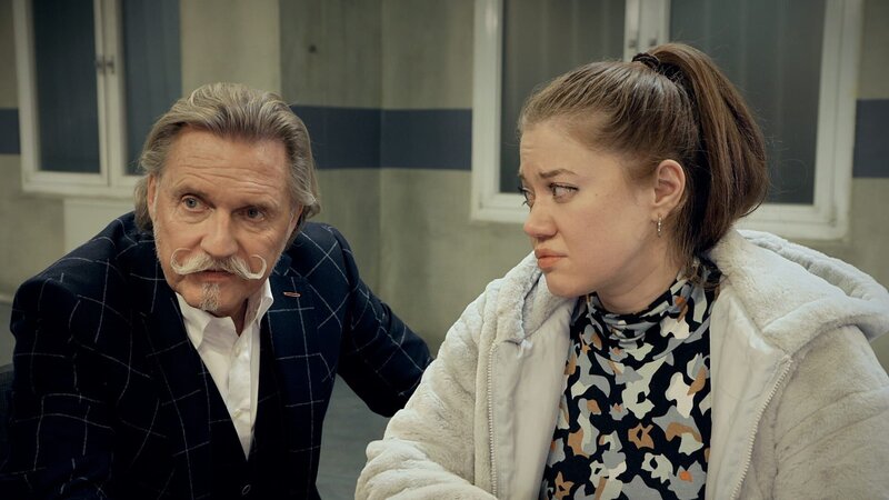 Ingo Lenßen (l.); Sarah Grüner (r.) – Bild: SAT.1