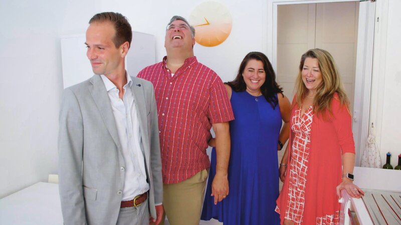 Micayla studiert in Rom und ihre Eltern wollen ihr eine Wohnung kaufen. Sie suchen etwas für die ganze Familie und eine Investition für die Zukunft. Die Herausforderung? Micayla möchte in der Nähe der Uni in Trastevere leben, ihre Eltern sehen sich jedoch nicht nur als Geldgeber, sondern Mitentscheider. Die Familie sucht einen Kompromiss. – Bild: HGTV