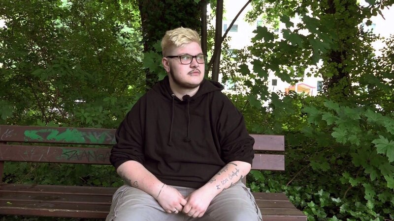 Bei Damian läuft es nicht gut: Keine Wohnung, kein Job, keine Freundin mehr? – Bild: RTLZWEI