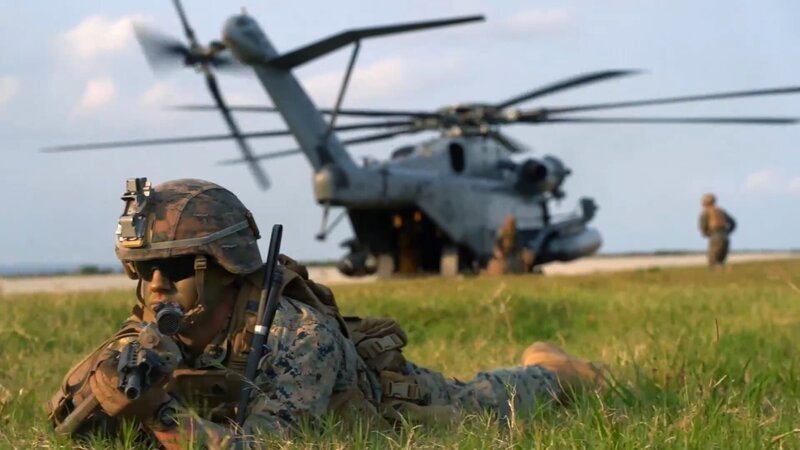 ein Soldat, der auf dem Boden liegt – Bild: Curiosity Channel