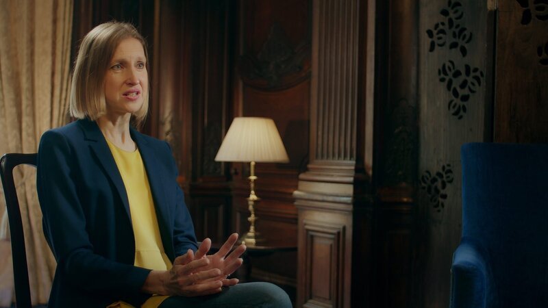  Tracy Bormann, Englische Historikerin und Tudor/​Stuart-Expertin. – Bild: ORF/​METAFILM/​Philipp Sklorz