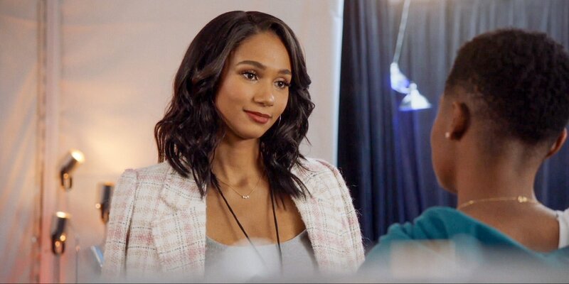 (v.li.): Greta Onieogou (Layla Keating), Bre-Z (Tamia ‚Coop‘ Cooper). – Bild: ORF/​PRO7/​Warner/​The CW