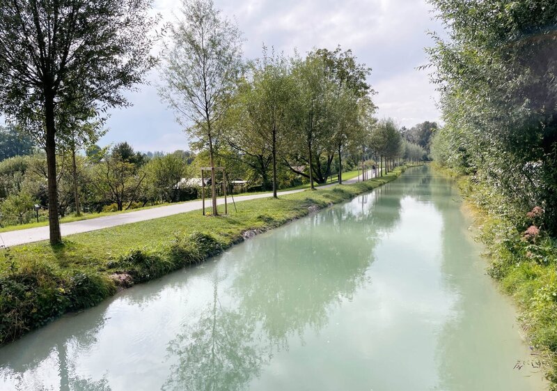 Der Almkanal in Salzburg. – Bild: ORF/​degnfilm/​Sabine Knoche