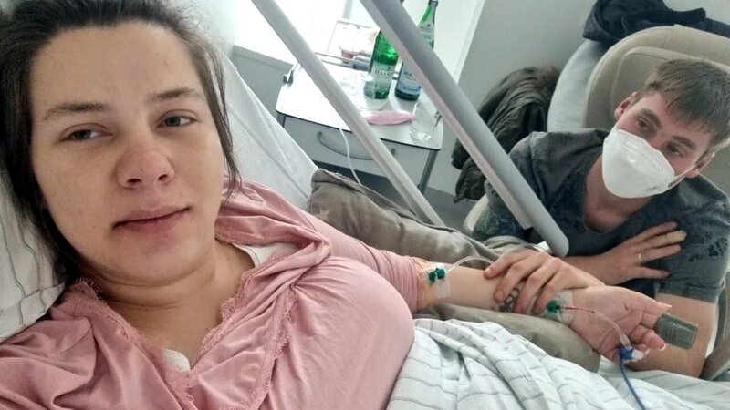 Per Notkaiserschnitt sind die Zwillinge von Sarafina und Peter geholt worden.. – Bild: RTLZWEI