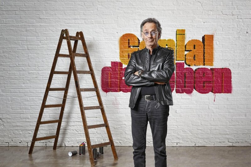 „Genial daneben“ mit Hugo Egon Balder … – Bild: SAT.1 /​ Willi Weber