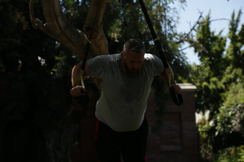 Brian working out with Yari. – Bild: Discovery Communications