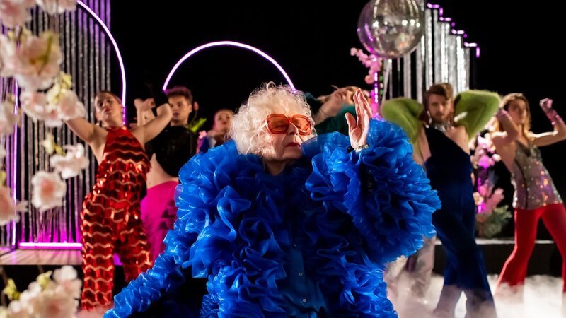 Sternstunde Musik Vika! – DJane mit 85 Jahren Wirginia Szmyt ist als DJ Vika der Star der Warschauer Clubszene. Copyright: SRF/​Deckert Distribution GmbH – Bild: SRF/​Deckert Distribution GmbH