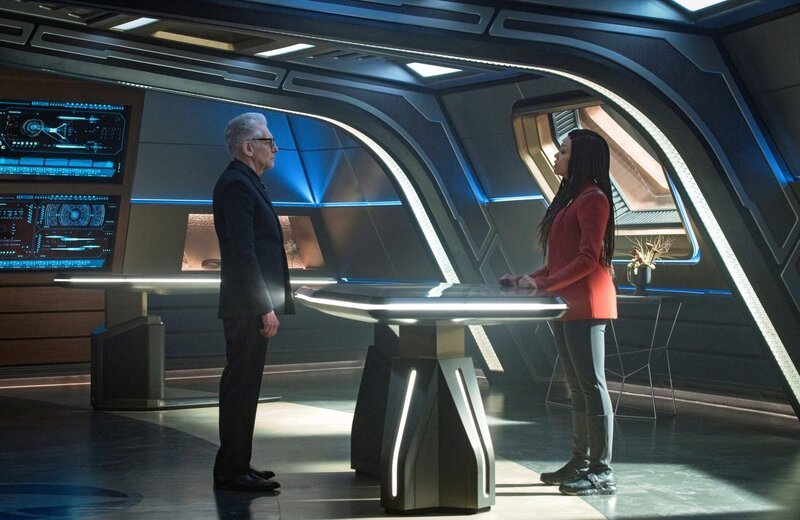 Pictured: David Cronenberg as Kovich and Sonequa Martin Green as Burnham – Bild: Michael Gibson /​ Paramount/​CBS