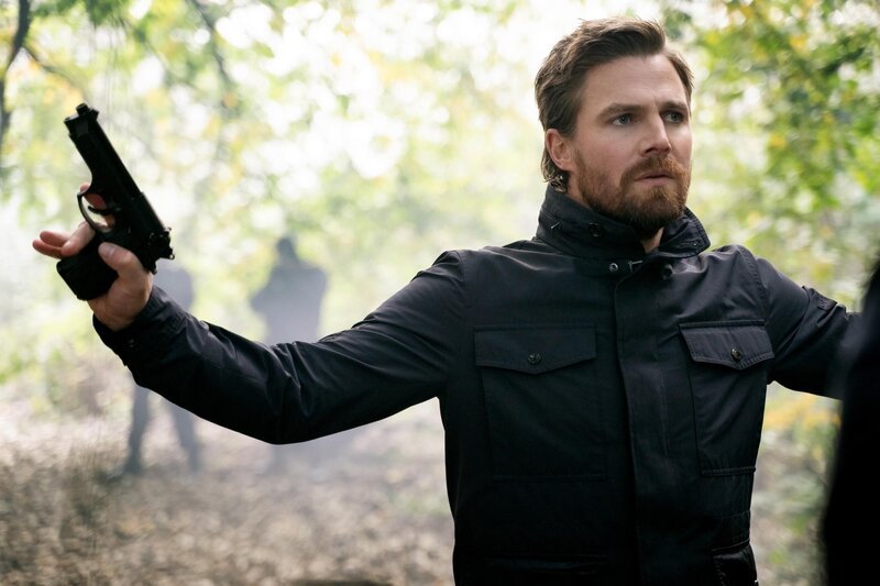 Oliver Queen (Stephen Amell) – Bild: RTL /​ ARROW and all related characters and elements © & â“¢ DC Comics and Warner Bros. Entertainment