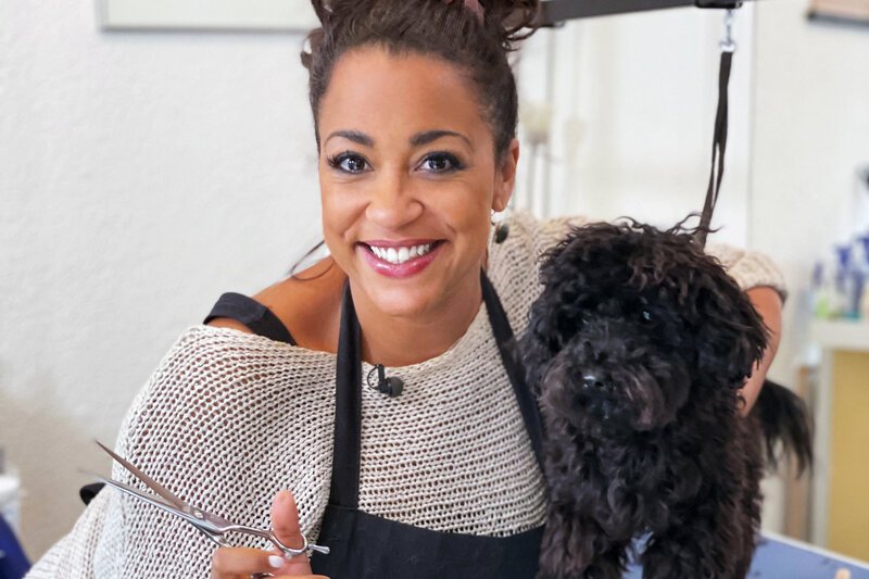 Raus aus der Krise Staffel 1 Fabienne Louves baut sich ein zweites Standbein als Hundecoiffeuse auf. – Bild: SRF1