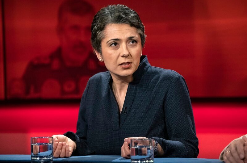 Zu Gast bei Frank Plasberg: Golineh Atai (WDR-Journalistin; war für die ARD als Korrespondentin in Kairo und in Moskau-bis 2018) – Bild: WDR/​Oliver Ziebe