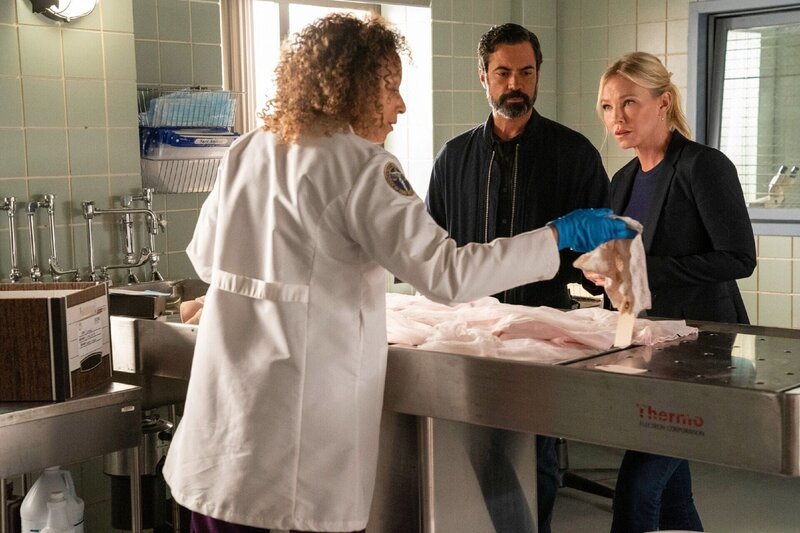 V.l.: Melinda Warner (Tamara Tunie), Nick Amaro (Danny Pino), Amanda Rollins (Kelli Giddish) – Bild: RTL, Universal Network Television LLC
