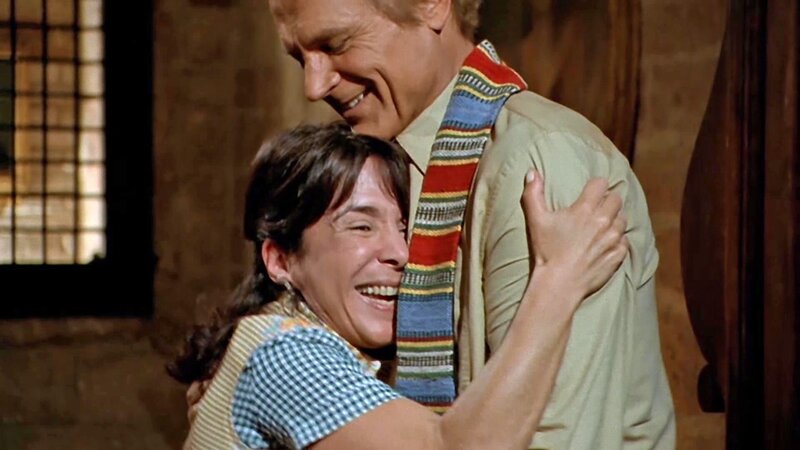 Natalina (Natalie Guetta), Don Matteo (Terence Hill) – Bild: Bibel TV