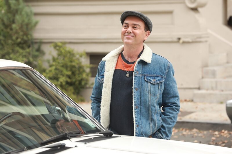 Charles Boyle (Joe Lo Truglio) – Bild: 2018 UNIVERSAL TELEVISON LLC. All rights reserved. /​ Jordin Althaus Lizenzbild frei