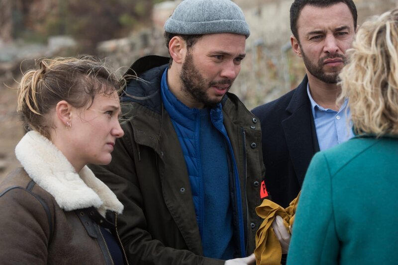(v.l.n.r.) Valentine (Yeelem Jappain); Mehdi (Ali Marhyar); Antoine (Raphaël Lenglet); Candice (Cécile Bois) – Bild: Fabien MALOT /​ FTV /​ Boxeur 7 Lizenzbild frei