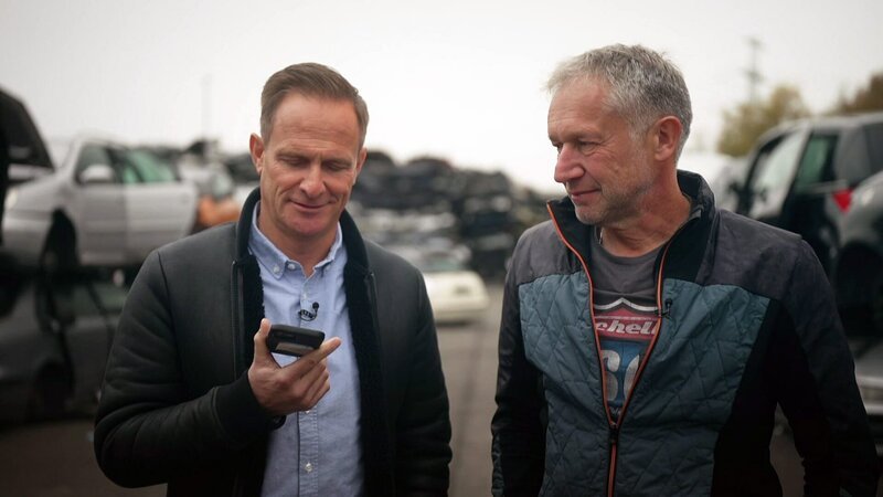 Matthias Malmedie (li.) und Niki Schelle treten in drei Herausforderungen gegeneinander um den Goldenen Gurt an. – Bild: RTLZWEI Matthias Malmedie (li.) und Niki Schelle treten in drei Herausforderungen gegeneinander um den Goldenen Gurt an. – Bild: RTLZWEI