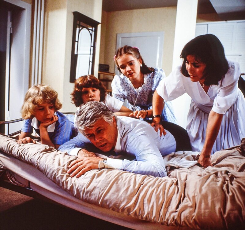 Tarek Helmy (Tom), Timmo Niesner (Markus), Julia Biedermann (Tanja), Thekla Carola Wied (Angi), Peter Weck (Werner Schumann). – Bild: ORF/​ZDF