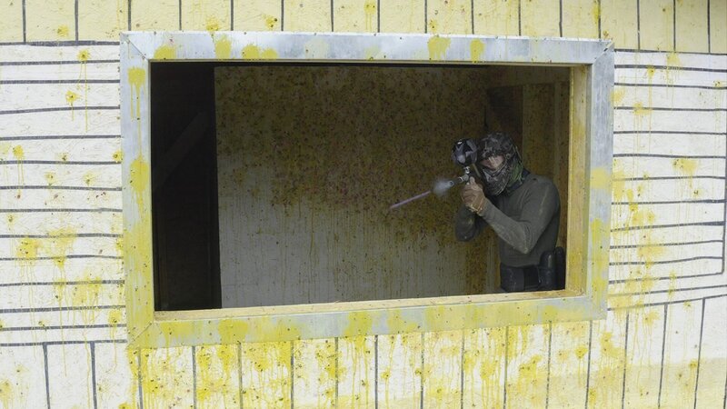 Hier wird mit gelber Farbe gespielt – Bild: Nico Wolf