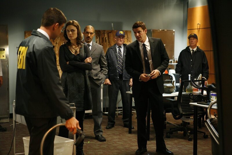 Dr. Brennan (Emily Deschanel),Booth (David Boreanaz) – Bild: Universal TV