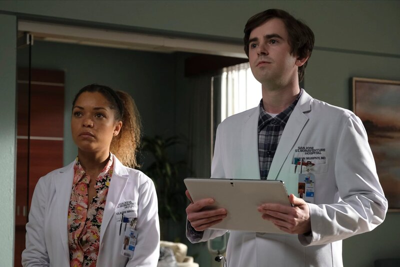 L-R: Dr. Claire Browne (Antonia Thomas) and Dr. Shaun Murphy (Freddie Highmore) – Bild: CH Media