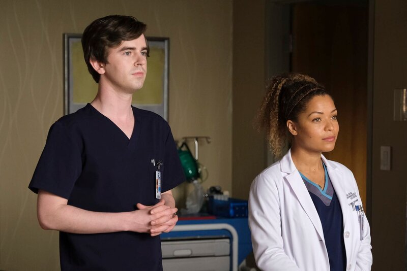 Dr. Shaun Murphy (Freddie Highmore) und Dr. Claire Browne (Antonia Thomas) – Bild: CH Media/​ American Broadcasting Companies, Inc.