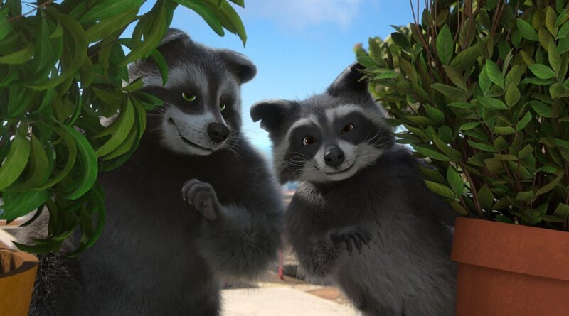 Die hinterlistigen Waschbär-Brüder Mercury und Freddy haben es auf den Flachbild-Fernseher des Hauses abgesehen. Können sie den Fernseher stehlen, während Mike abgelenkt ist? – Bild: Team TO S.A.S. /​ Tacos für Zwei