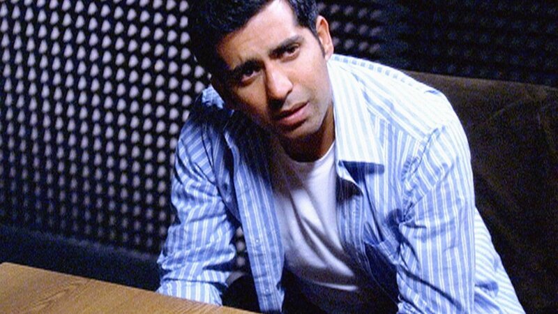 Bug (Ravi Kapoor) wurde vom Heimatschutz verhaftet. Ihm wird vorgeworfen, einer terroristischen Gruppe anzugehören. – Bild: RTL /​ NBC Universal.