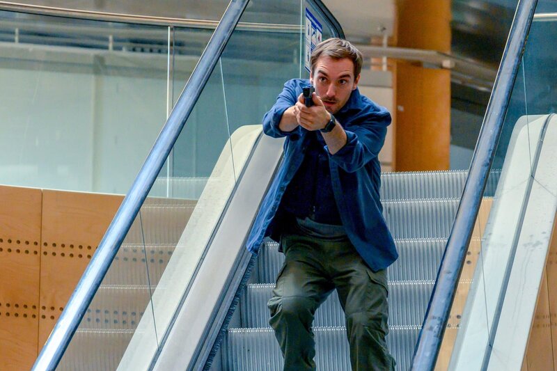 Die Ermittler Ben (Daniel Gawlowski) tarnen sich. Wie schwer ist es in die Welt des illegalen Tierhandels einzutauchen? – Bild: ZDF