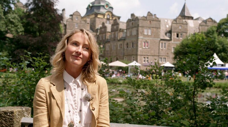 Lilly zu Sayn-Wittgenstein-Berleburg. – Bild: NDR/​Zentralfilm