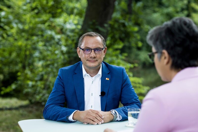 Tino Chrupalla, Shakuntala Banerjee – Bild: ZDF und Thomas Kierok./​Thomas Kierok
