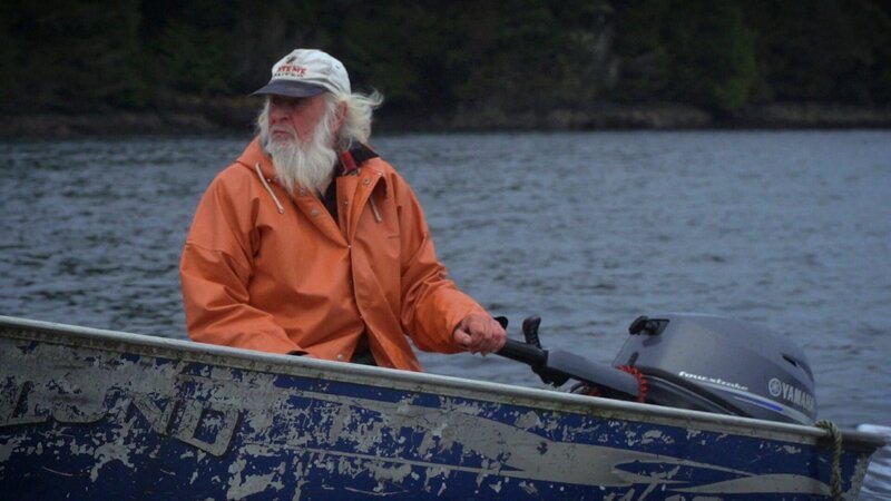 Gary Muehlberger heads out on the waters of Port Protection to pick up Litzi Botello and go fishing. (National Geographic/​Blair Madigan) – Bild: National Geographic /​ Blair Madigan