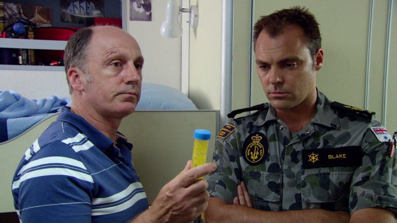 Jack Henty (Nicholas Bell, l.) Ryan White ( Dominic Deutscher, r.) – Bild: AXN Black