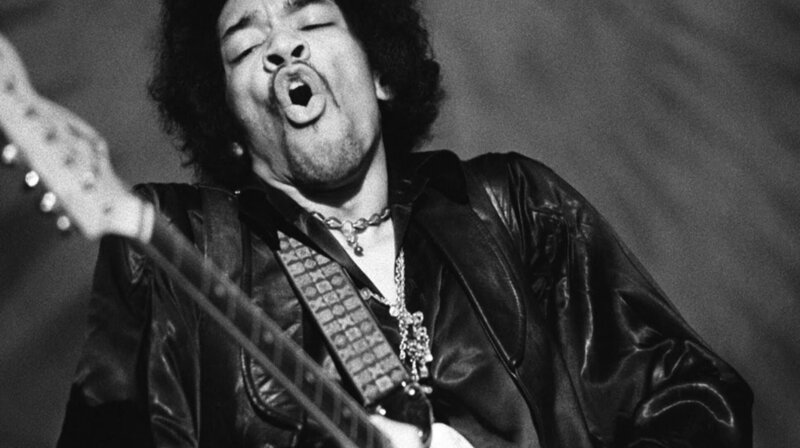 Die letzten Tage einer Rock-Ikone: Noch zwei Tage vor seinem Tod steht Jimi Hendrix auf der Bühne. 1970 stirbt er im Alter von 27 Jahren unter tragischen Umständen. – Bild: phoenix/​ZDF/​3DD Productions