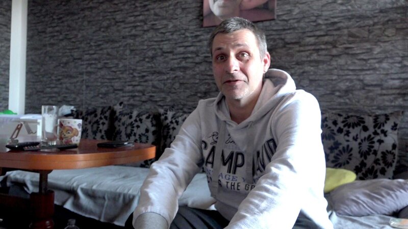 Bei Carsten ist der Ärger groß, weil das Paket mit seinem Fahrrad nicht ankommt. – Bild: RTLZWEI