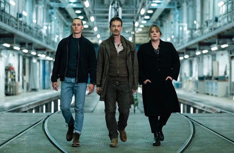 Drehstart Tatort Dortmund „Love is Pain“ V.l.n.r.: Rick Okon als Jan Pawlak, Jörg Hartmann als Peter Faber, Stefanie Reinsperger als Rosa Herzog – Bild: WDR/​Martin Rottenkolber