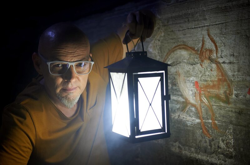 Sie wirken wie aus der Zeit gefallen: Wisente. Die zotteligen Riesen sind mehr als eine Tonne schwer und die größten und schwersten Landsäugetiere Europas. Auch in Deutschland gibt es wieder Wisent-Herden – sie sind aber nicht ganz unumstritten. Sensationelle Neuigkeiten rund um das Wisent gibt es von Thomas D bei Wissen vor acht – Natur. – Bild: ARD/​Melanie Grande