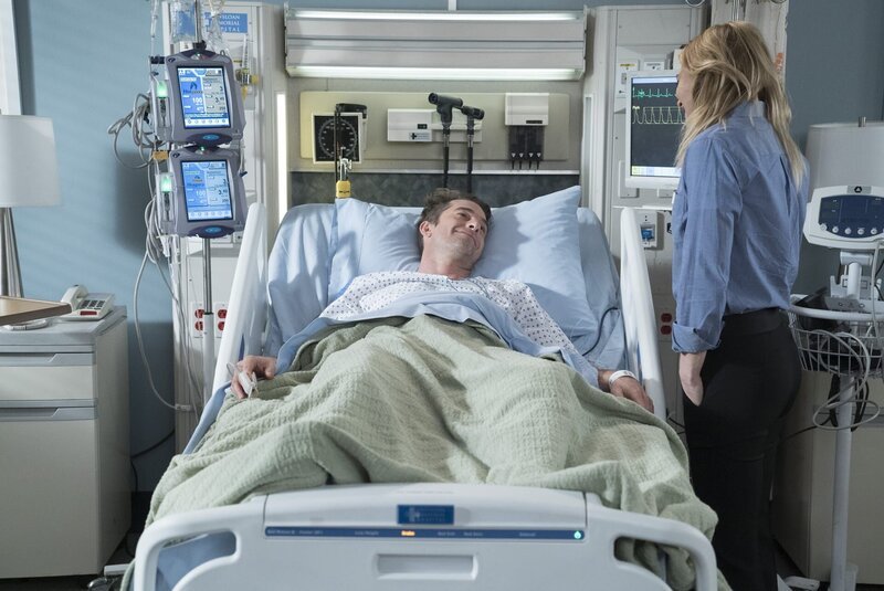 Dr. Nick Marsh (Scott Speedman, l.) entwickelt sich zu einem besonderen Patienten für Meredith (Ellen Pompeo, r.) … – Bild: American Broadcasting Companies, Inc. /​ Eric McCandless