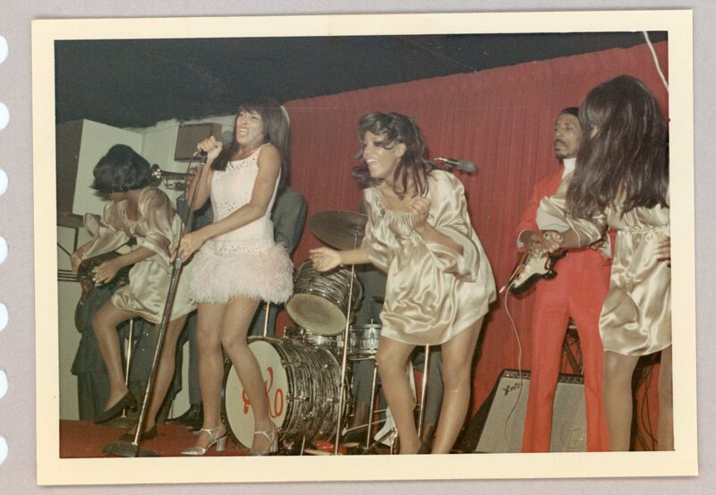 Tina – Bild: ORF/​Universal