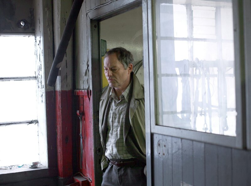 Kommissar Hamre (Bjoern Floberg) blickt in diesem Fall noch nicht durch. – Bild: ARD Degeto