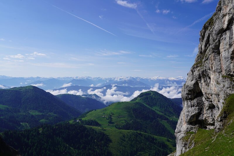 Landschaftsaufnahme vom Tennengau – Bild: ServusTV /​ Degn Film /​ Brigitte Erhart /​ www.redbullmediahouse.com