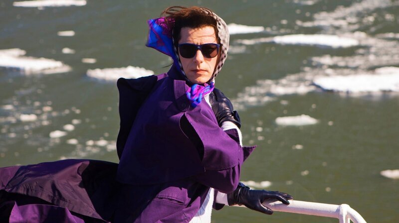 Laurence (Melvil Poupaud) möchte als Frau leben. – Bild: rbb/​Production Laurence INC/​MK2 SA/​ARTE France CINEMA