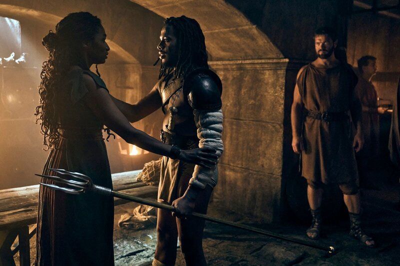 v.li.: Cala (Sara Martins), Kwame (Moe Hashim), Viggo (Jóhannes Haukur Jóhannesson) – Bild: Peacock TV LLC