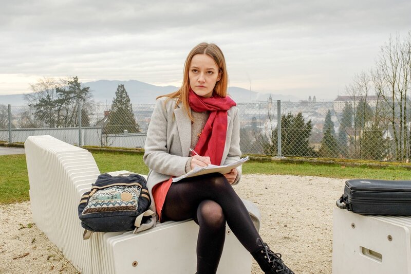 Maja Seibold (Resi Reiner). – Bild: ORF/​Satel Film/​Petro Domenigg