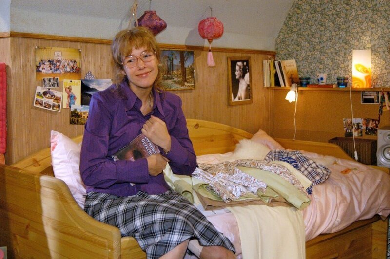 Lisa (Alexandra Neldel) freut sich auf den Ausflug mit David. – Bild: SAT.1 /​ Noreen Flynn